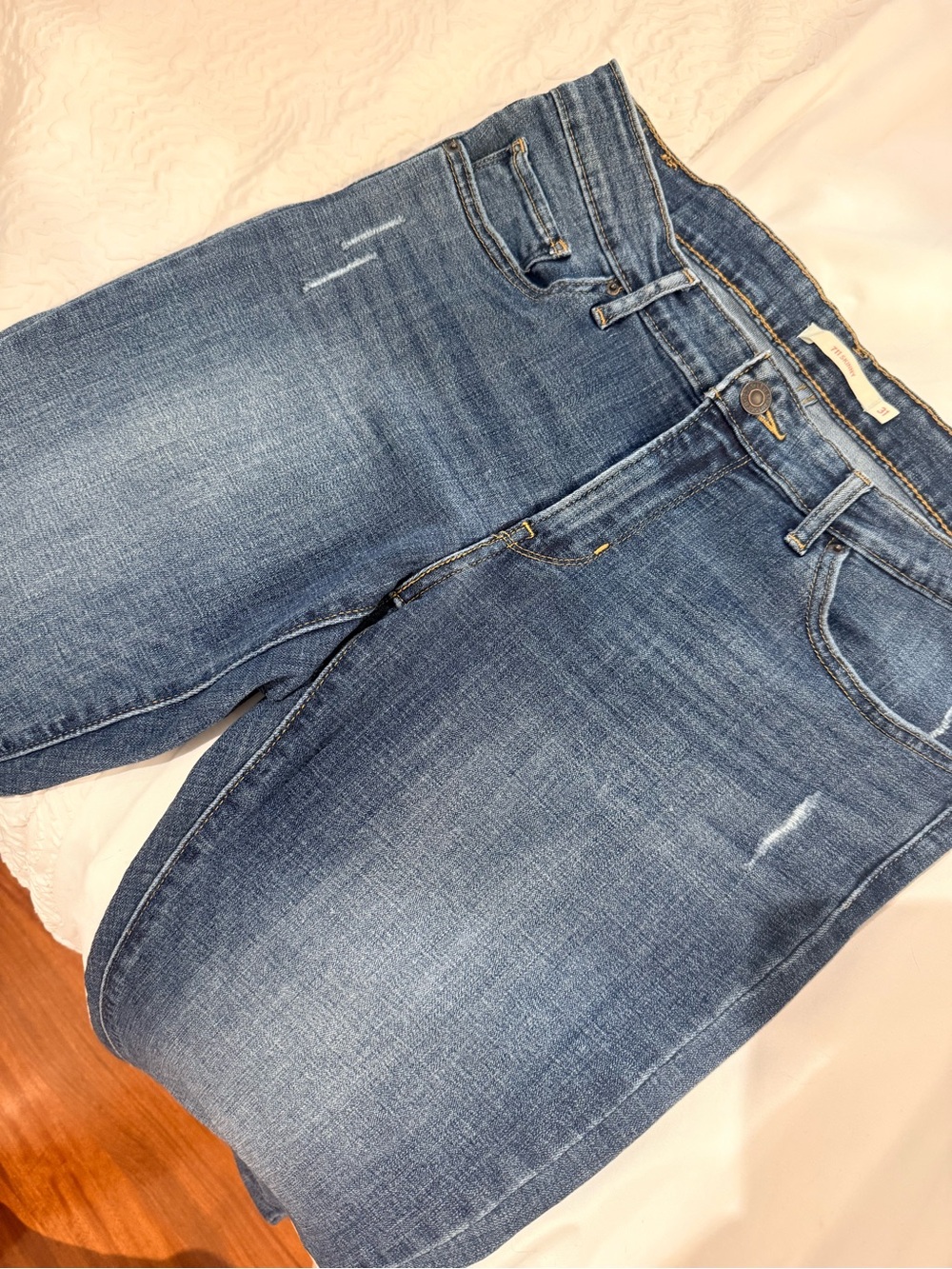 Levi's Women's Medium Blue Straight Leg Jeans
